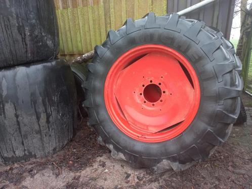 Setje fendt achterbanden+velgen en los Setje 18.4r38 banden, Zakelijke goederen, Landbouw | Onderdelen | Banden, Velgen en Assen