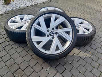 Originele Golf 8 GTI velgen met winterbanden beschikbaar voor biedingen