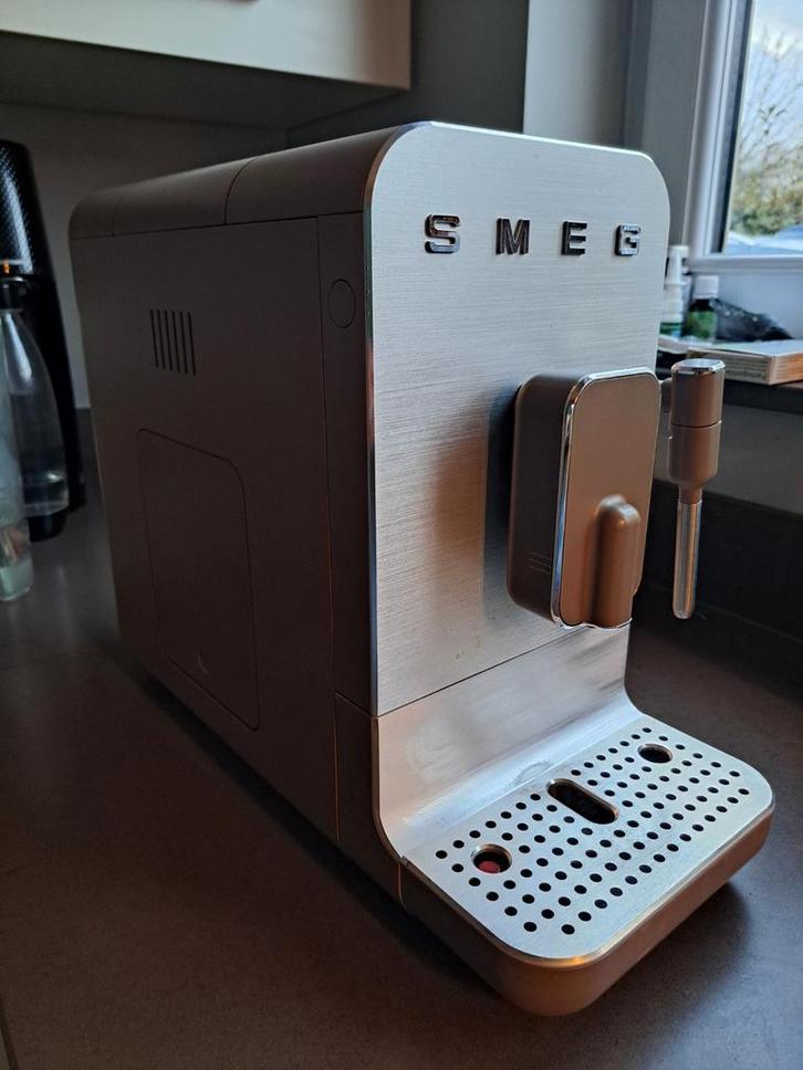 Smeg BCC02 koffiezetapparaat, Elektronische apparatuur, Koffiezetapparaten, Zo goed als nieuw, Koffiebonen, Ophalen