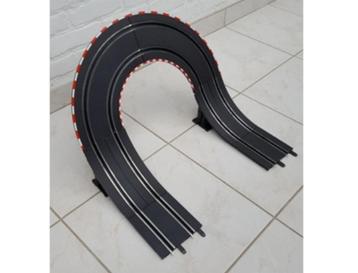 Carrera go: Fly-over + 2 bochten + 2 korte rechte beschikbaar voor biedingen