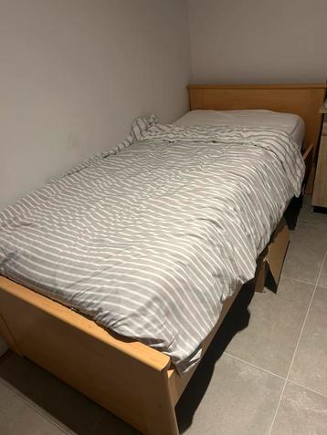 1 persoonsbed met matras beschikbaar voor biedingen