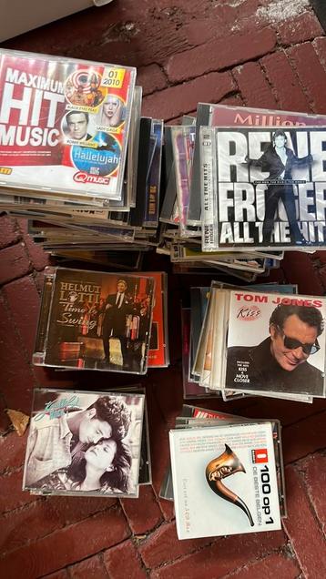 Partij van 70 cd’s beschikbaar voor biedingen