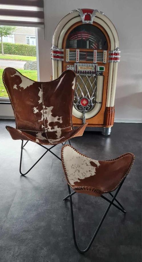 Koeienvel stoel stoelen kruk krukken koeien vel koe, Huis en Inrichting, Stoelen, Zo goed als nieuw, Twee, Leer, Metaal, Bruin