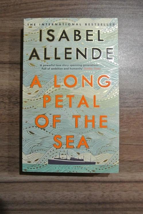 Isabel Allende: A long petal of the sea, Boeken, Romans, Zo goed als nieuw, Ophalen of Verzenden