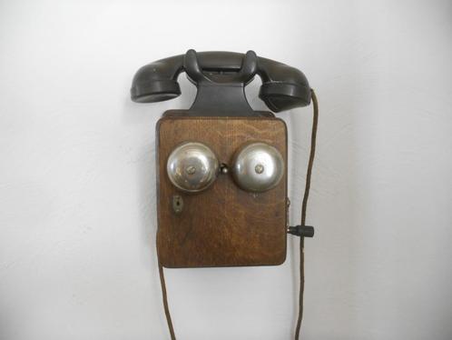 Ancien téléphone mural en bois, nickel et bakélite (1946) D, Télécoms, Téléphones fixes | Filaires, Bakélite, Enlèvement