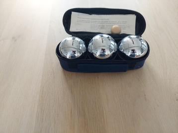 petanque ballen beschikbaar voor biedingen