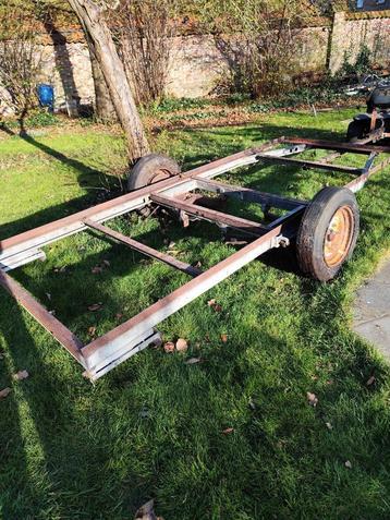 Aanhangwagen 100 euro beschikbaar voor biedingen