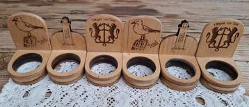 6 Houten eierdopjes TEXEL, meeuw, vuurtoren, wapen beschikbaar voor biedingen