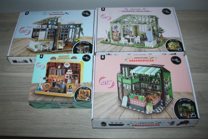 4 bouwsets, records, bookshop, greengrocer, summer pavilion, Hobby en Vrije tijd, Modelbouw | Overige, Zo goed als nieuw, Groter dan 1:32