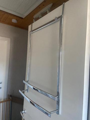 Droogrek / handdoekenrek deur beschikbaar voor biedingen