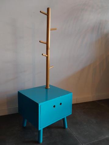 Nachtkastje kinderkamer 30x30cm beschikbaar voor biedingen