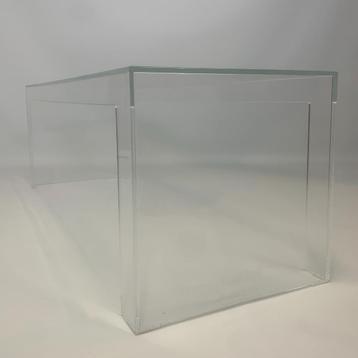 'Invisible light' tafel van Kartell beschikbaar voor biedingen