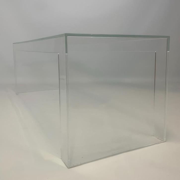 'Invisible light' tafel van Kartell, Huis en Inrichting, Tafels | Bijzettafels, Gebruikt, Rechthoekig, Minder dan 45 cm, 75 cm of meer