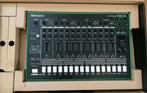 Roland TR8 Synthesizer, Musique & Instruments, Comme neuf, Roland