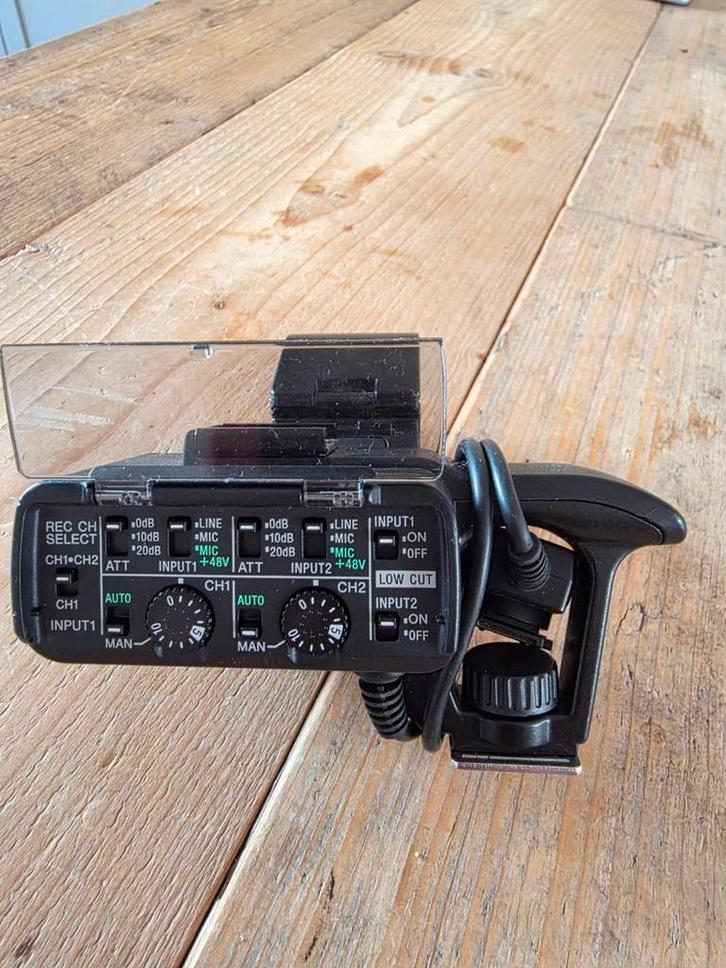 Sony XLR Adapter Kit XLR-A1M DSLR microfoon, Audio, Tv en Foto, Fotocamera's Digitaal, Zo goed als nieuw, Sony, Ophalen of Verzenden