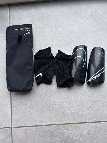 Protège-tibias Nike Mercurial Lite, Taille S, Enlèvement ou Envoi, Utilisé, Autres types