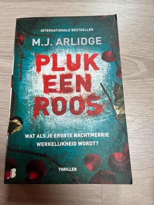 M.J. Arlidge - Pluk een roos, Livres, Thrillers, Comme neuf, Enlèvement