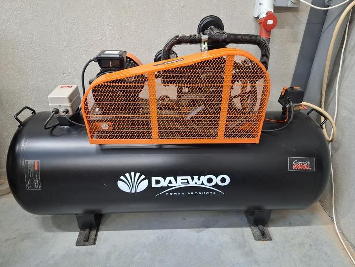 Compressor Daewoo DAAX500L 7,5 Kw 14 bar 01/2025, Zakelijke goederen, Machines en Bouw | Pompen en Compressoren, Ophalen