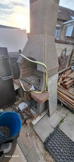 Barbecue  en béton 50 euros, Ophalen, Gebruikt