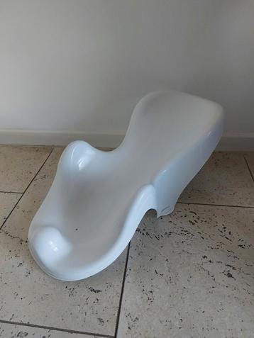 Badzitje beschikbaar voor biedingen