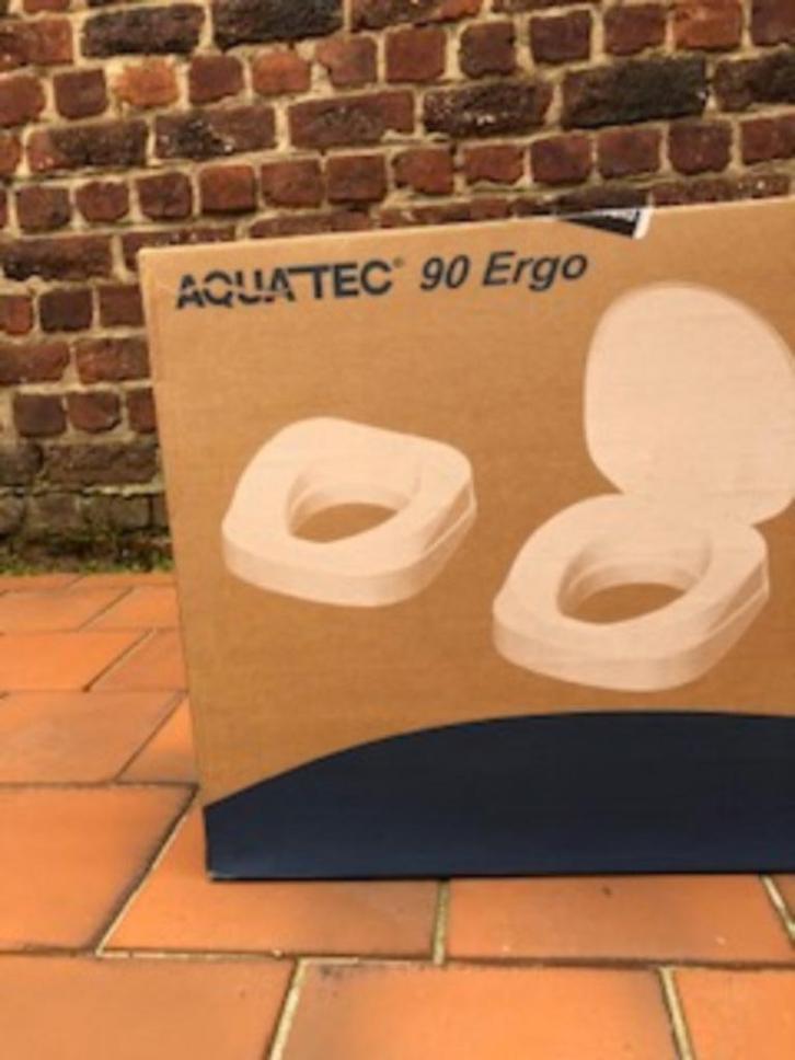WC VERHOGING VAN 10 CM  AQUATEC 90 ERGO, Diversen, Verpleegmiddelen, Nieuw, Ophalen