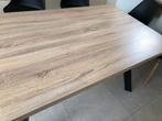 il y a une petite rayure dessus, il mesure 1,50 m de long, Maison & Meubles, Tables | Tables à manger, Comme neuf, 100 à 150 cm