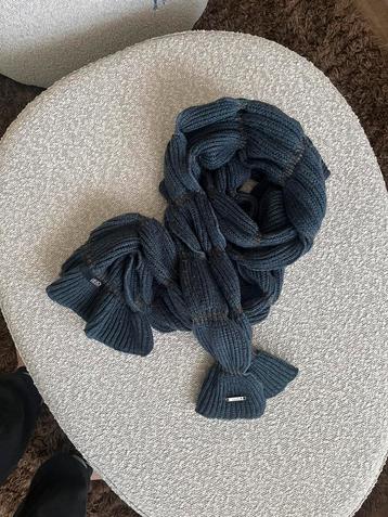Sjaal Liu Jo, Kleding | Dames, Mutsen, Sjaals en Handschoenen, Liu Jo, Ophalen of Verzenden, Zo goed als nieuw, Sjaal