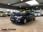 Hyundai i30 CW 1.4i Blue Dynamic (bj 2010), Monovolume, 1396 cc, Blauw, Handgeschakeld