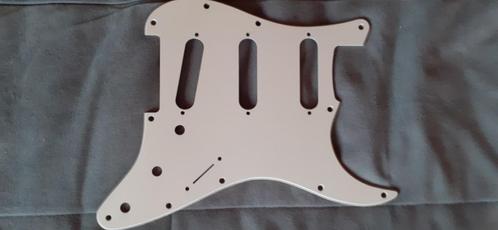 Pickguard + plaque arrière pour Fender Stratocaster, Musique & Instruments, Instruments | Pièces, Comme neuf, Guitare électrique