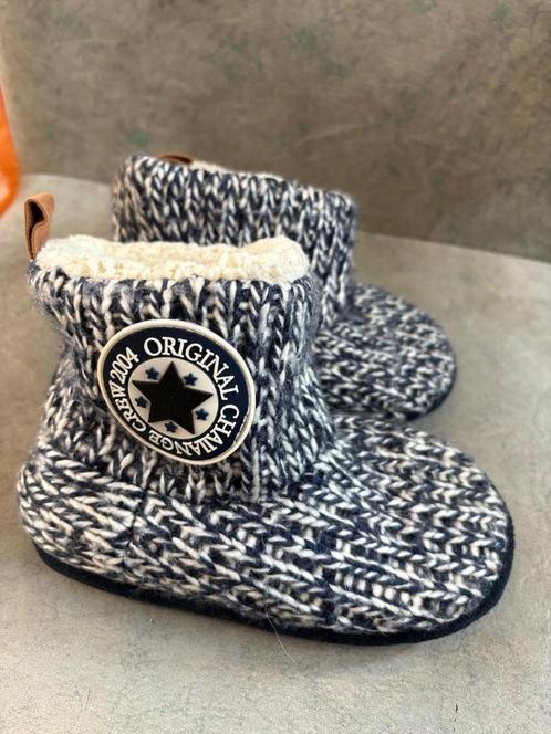 pantoffels 27, Kinderen en Baby's, Kinderkleding | Schoenen en Sokken, Zo goed als nieuw, Overige typen, Jongen of Meisje, Ophalen of Verzenden