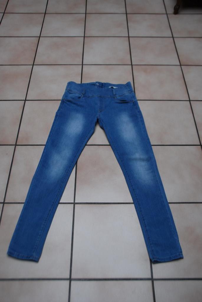 "TOXIK3" jeans, medium blauwe wassing, slim fit, maat 42, Kleding | Dames, Spijkerbroeken en Jeans, Zo goed als nieuw, W33 - W36 (confectie 42/44)