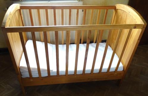 lit-cage enfants, en bois plein, Kinderen en Baby's, Babywiegjes en Ledikanten, Gebruikt, Ledikant, Ophalen