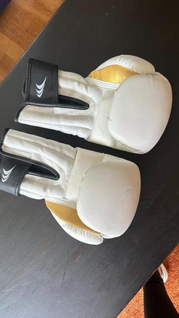 Yakimasport Boxing Gloves 14oz – Like New beschikbaar voor biedingen