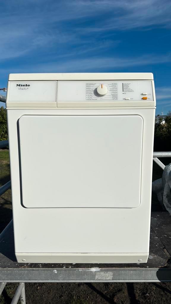 Sécheuse Miele T223 Vitality, Electroménager, Sèche-linge, Utilisé, Évacuation d'air, Chargeur frontal, 4 à 6 kg, 85 à 90 cm, Phase anti-froissage