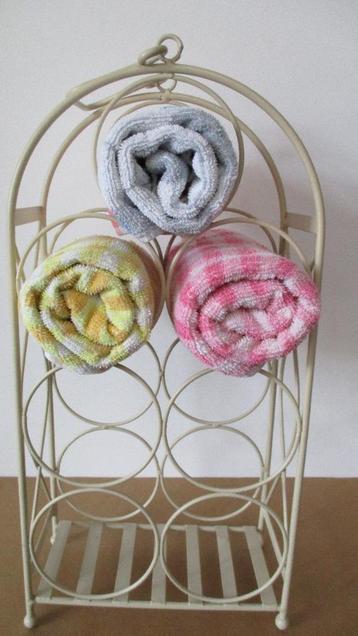 Wijnrekje of handdoekrekje beschikbaar voor biedingen