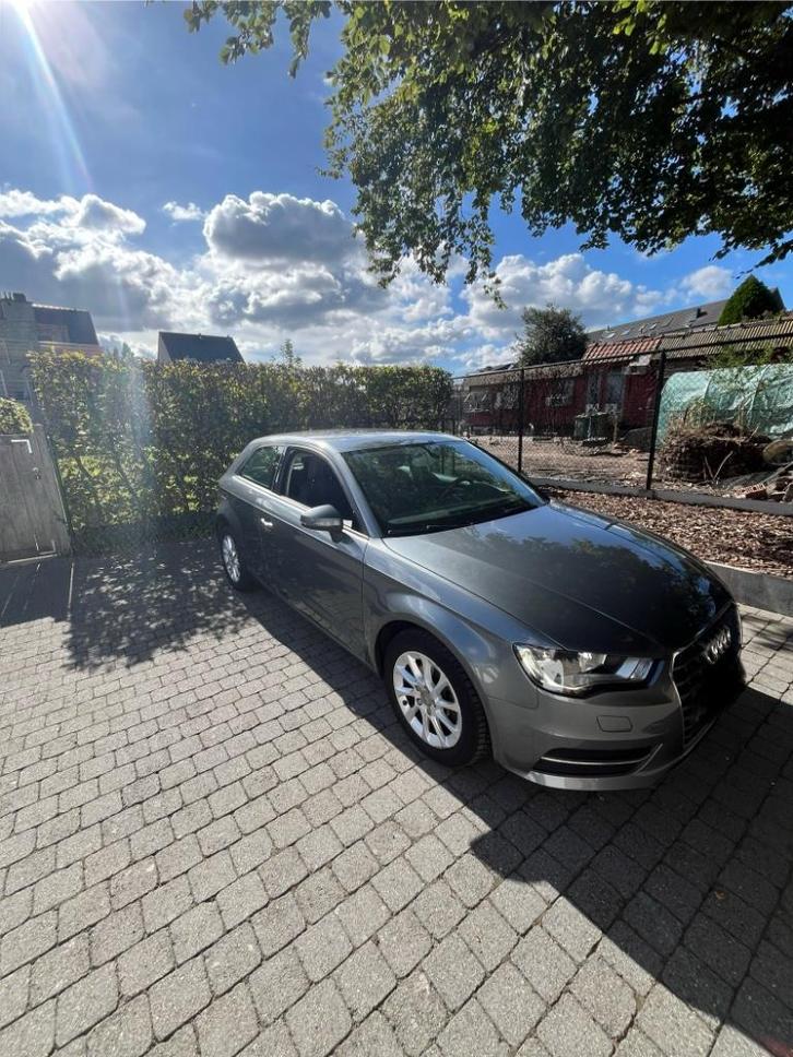 Audi 1.6 TDI grijs/blauw, Auto's, Audi, Particulier, A3, ABS, Adaptive Cruise Control, Airbags, Airconditioning, Centrale vergrendeling