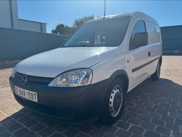 Opel combo 1.4i 2010 80000km! Blanco gekeurd! beschikbaar voor biedingen