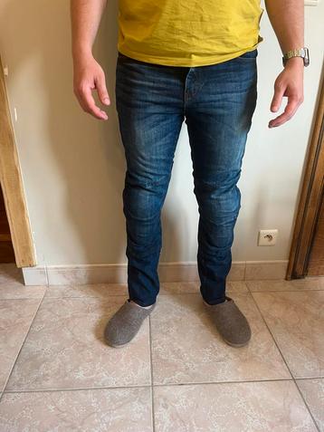 Motorbroek extra dikke pads uitneembaar vooraan. Maat 32/32 beschikbaar voor biedingen