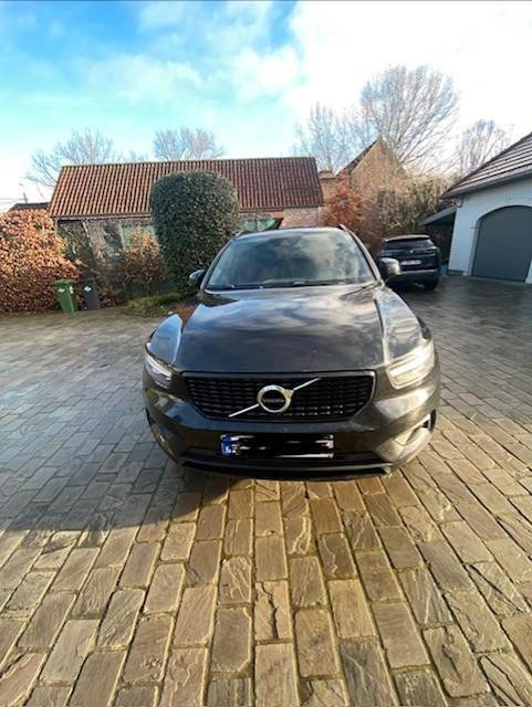 Volvo XC40, Autos, Volvo, Particulier, XC40, Hybride Électrique/Essence, 5 portes, Automatique, Noir, Noir, Cuir et Tissu, Enlèvement