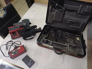 JVC videofilmcamera
Met zijn koffer  beschikbaar voor biedingen
