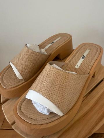Zara blok hak sandalen met slangenprint motief beschikbaar voor biedingen