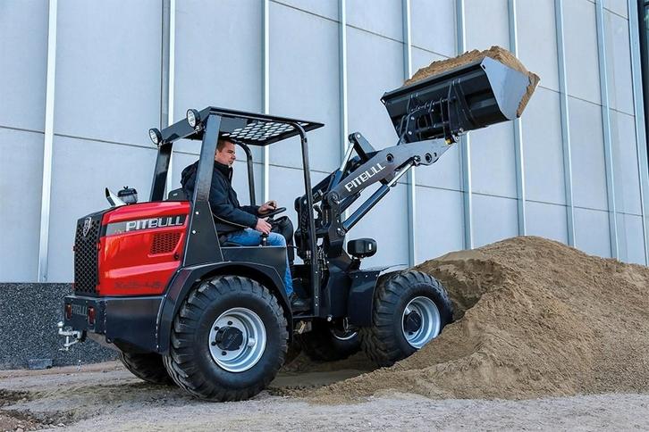 Pitbull Compact Loader diesel en elektrische modellen, Zakelijke goederen, Machines en Bouw | Heftrucks en Intern transport, Ruwterrein