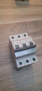 20A automaat 3polig 400volt max nieuwstaat., Envoi, Comme neuf, Autres types