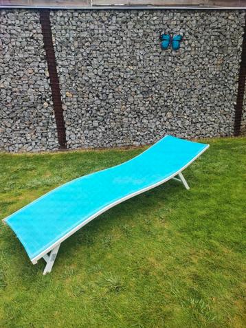 2 transats de jardin  beschikbaar voor biedingen