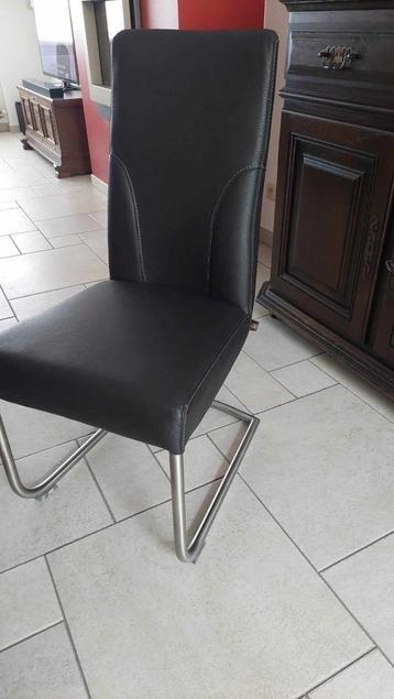 6 moderne stoelen met sledevoet H&H bruin