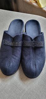 Pantoffels donker blauw 1x maat 38 + 1x maat 39 zo goed als, Kleding | Dames, Schoenen, Blauw, Ophalen of Verzenden, Zo goed als nieuw