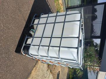 1000 liter vat beschikbaar voor biedingen