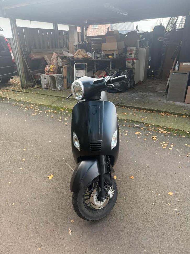 Btc riva a klasse, Fietsen en Brommers, Snorfietsen en Snorscooters, Zo goed als nieuw, Ophalen