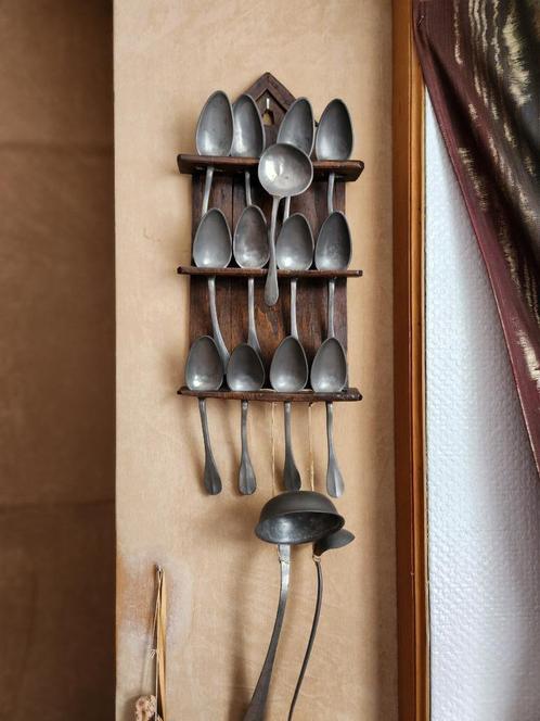 Antieke tinnen lepelset met wandrek – compleet en authentiek, Antiek en Kunst, Antiek | Tin, Ophalen
