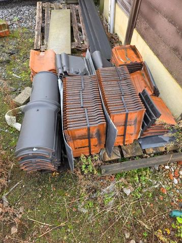 pannen voor dak beschikbaar voor biedingen